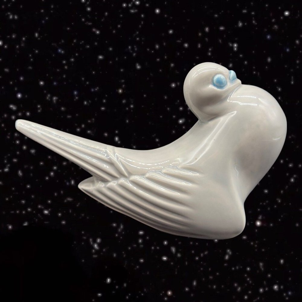 1950s Hobbyists Ceramic Bird Hand Painted Gray and Blue Eyes Figurine 6”W